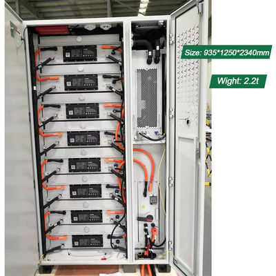 215KWh LiFePo4 バッテリー 100KW 液体冷却と 2.2T の電源を備えた屋外 BESS キャビネット